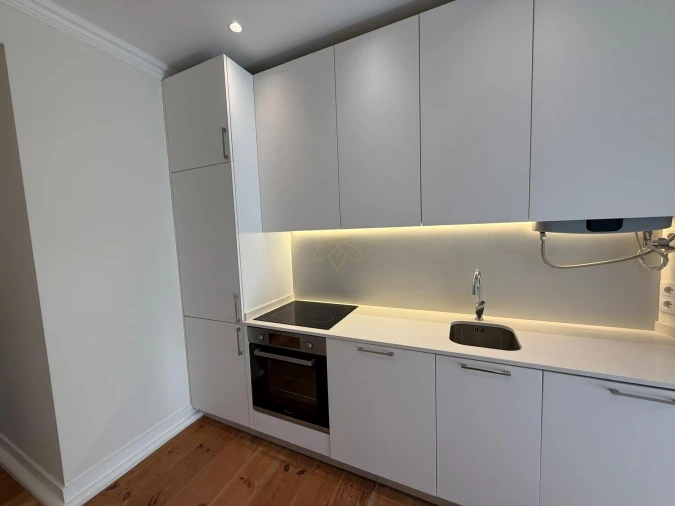 Apartamento T1 para Arrendamento em Misericórdia Foto 8