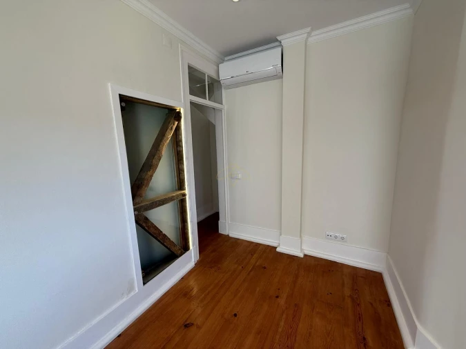 Apartamento T1 para Arrendamento em Misericórdia Foto 18