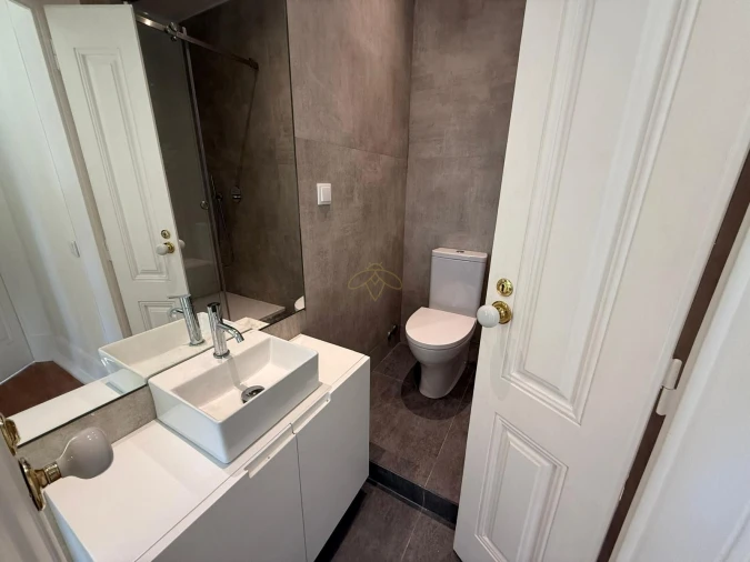 Apartamento T1 para Arrendamento em Misericórdia Foto 19