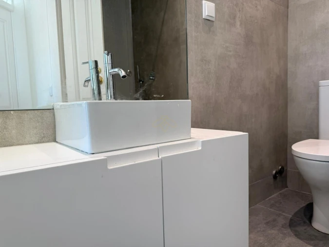 Apartamento T1 para Arrendamento em Misericórdia Foto 23