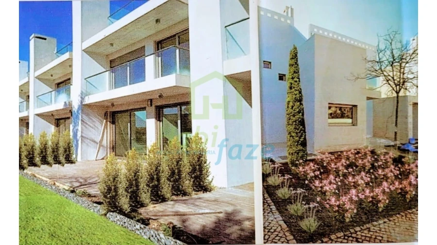 Moradia T2 para Venda em Albufeira e Olhos de Água