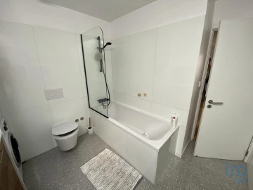 Apartamento T3 para Venda em Lordelo do Ouro e Massarelos