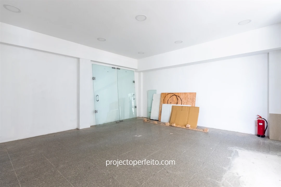 Loja para Arrendamento em Espinho Foto 8