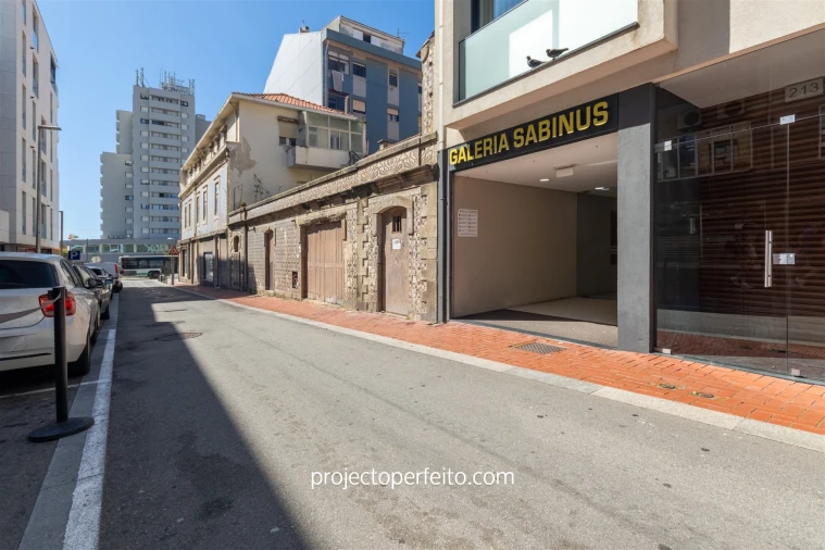 Loja para Arrendamento em Espinho Foto 1