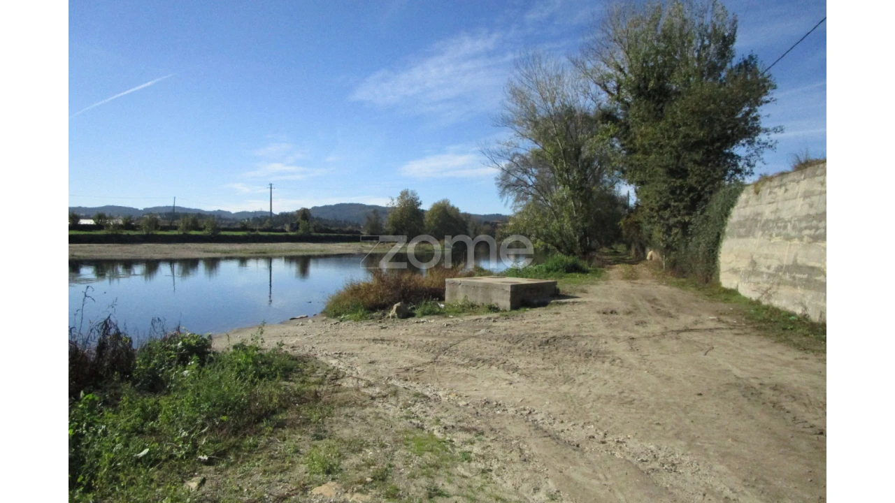 Terreno para Venda em Fradelos Foto 3