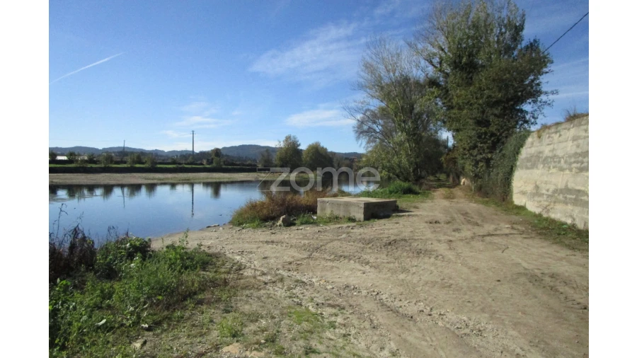 Terreno para Venda em Fradelos Foto 3