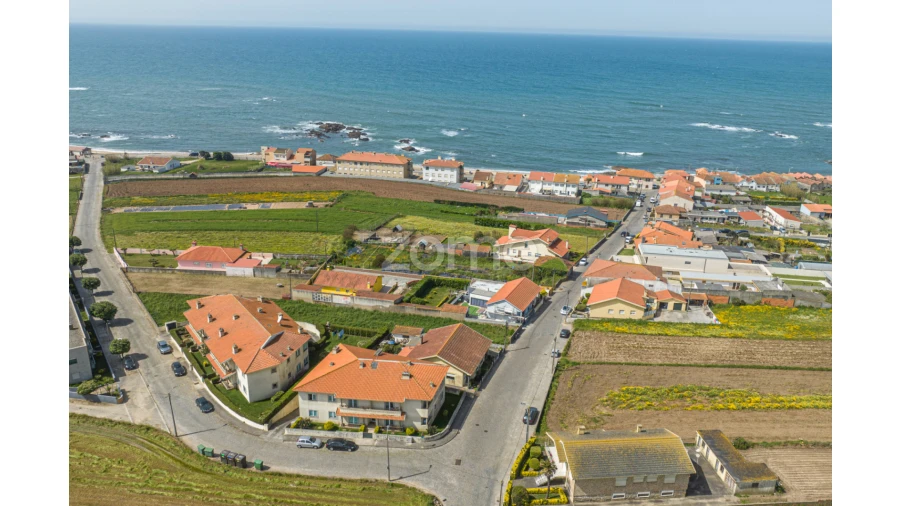 Terreno para Venda em Vila Chã Foto 4