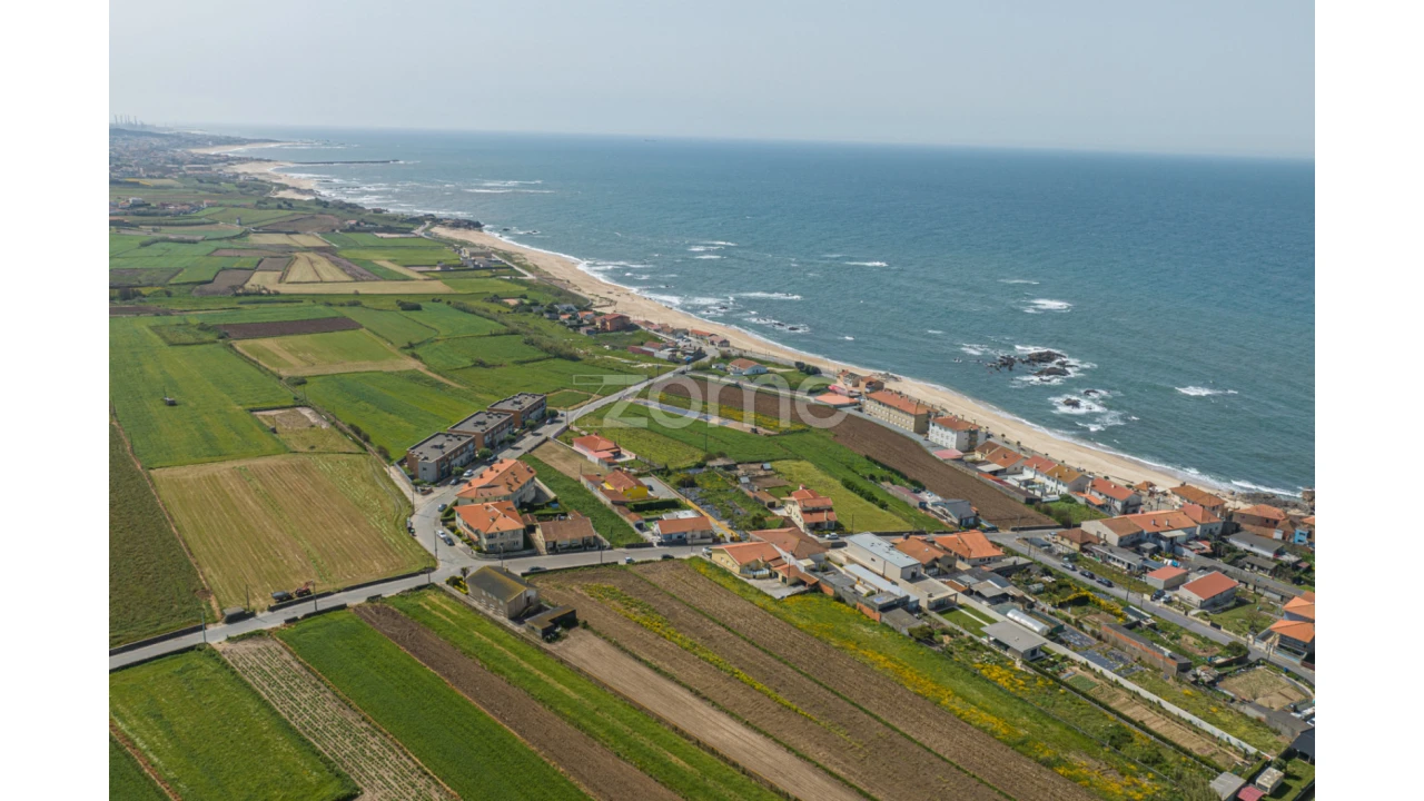 Terreno para Venda em Vila Chã Foto 7