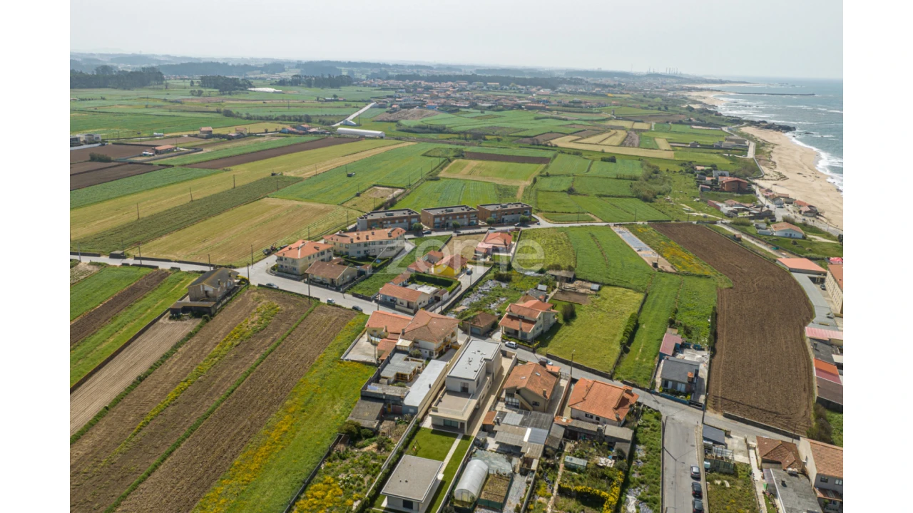 Terreno para Venda em Vila Chã Foto 5