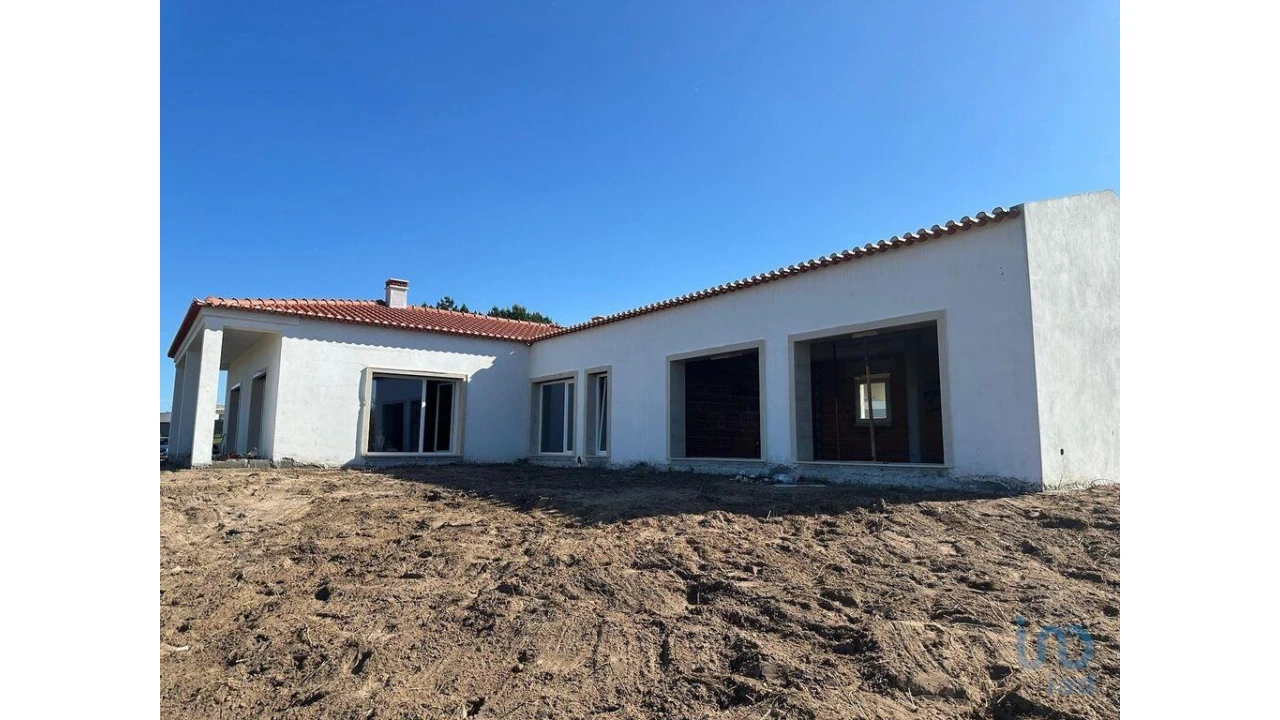 Moradia T4 para Venda em Ferrel Foto 3