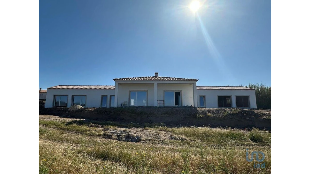 Moradia T4 para Venda em Ferrel Foto 1