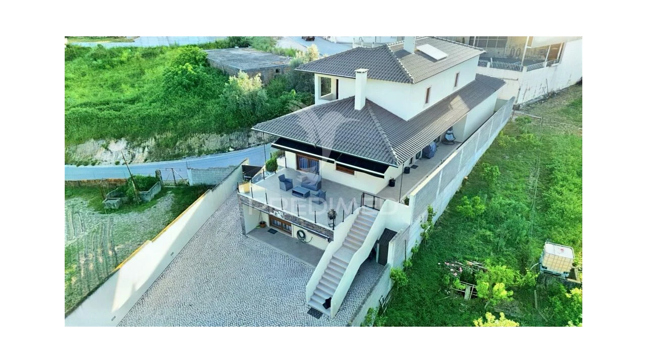 Moradia T4 para Venda em Amiais de Baixo Foto 7