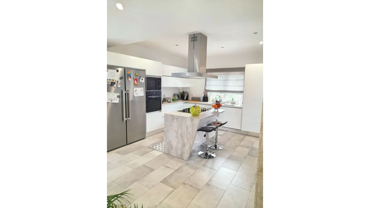 Moradia T4 para Venda em Amiais de Baixo Foto 14