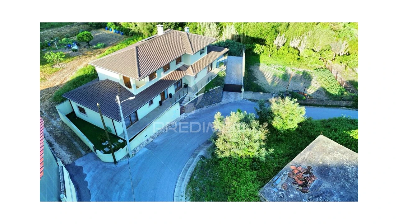 Moradia T4 para Venda em Amiais de Baixo Foto 10