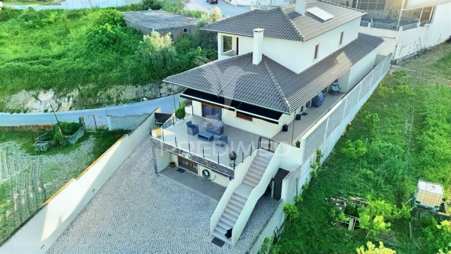 Moradia T4 para Venda em Amiais de Baixo Foto 7