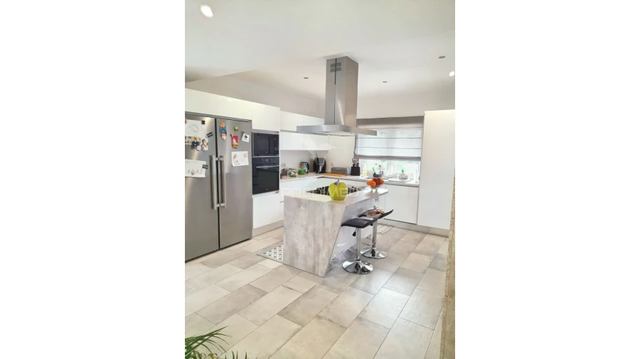 Moradia T4 para Venda em Amiais de Baixo Foto 14