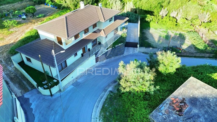 Moradia T4 para Venda em Amiais de Baixo Foto 10