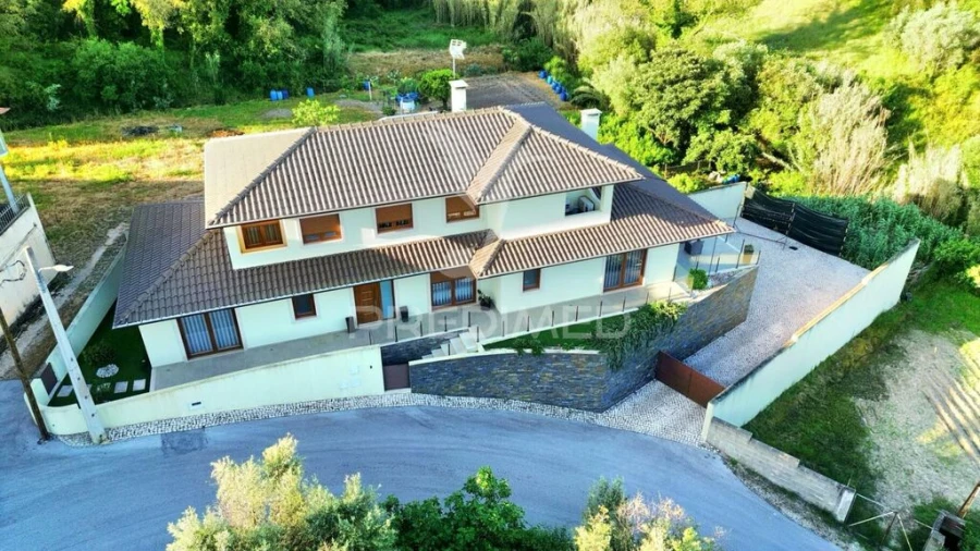 Moradia T4 para Venda em Amiais de Baixo Foto 9