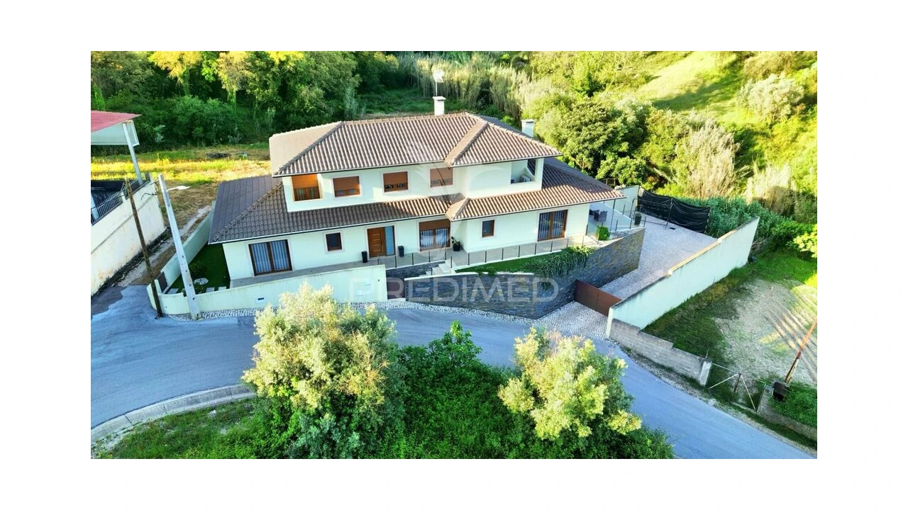 Moradia T4 para Venda em Amiais de Baixo Foto 8