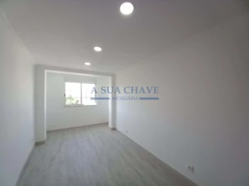 Moradia T3 para Venda em Carcavelos e Parede