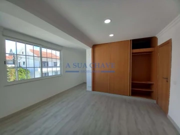Moradia T3 para Venda em Carcavelos e Parede