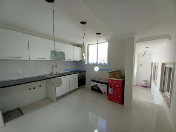 Moradia T3 para Venda em Carcavelos e Parede