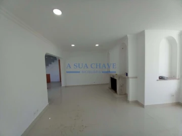 Moradia T3 para Venda em Carcavelos e Parede