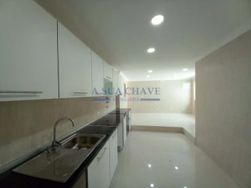Moradia T3 para Venda em Carcavelos e Parede