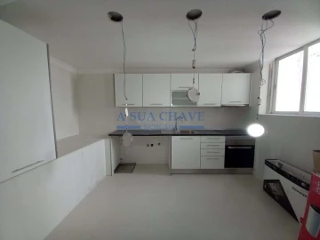 Moradia T3 para Venda em Carcavelos e Parede