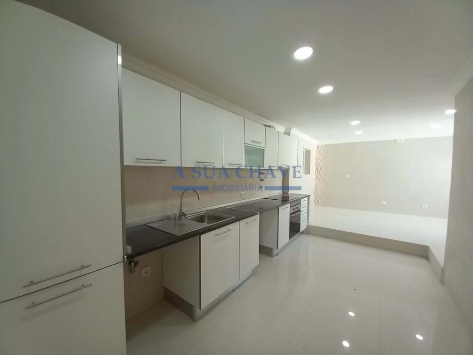 Moradia T3 para Venda em Carcavelos e Parede Foto 10