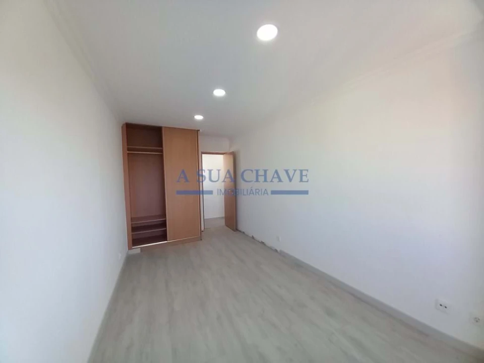 Moradia T3 para Venda em Carcavelos e Parede Foto 38