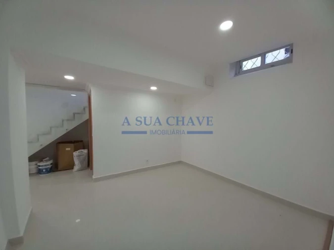 Moradia T3 para Venda em Carcavelos e Parede Foto 58