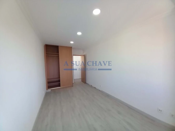 Moradia T3 para Venda em Carcavelos e Parede Foto 38