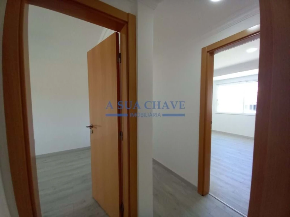 Moradia T3 para Venda em Carcavelos e Parede Foto 26