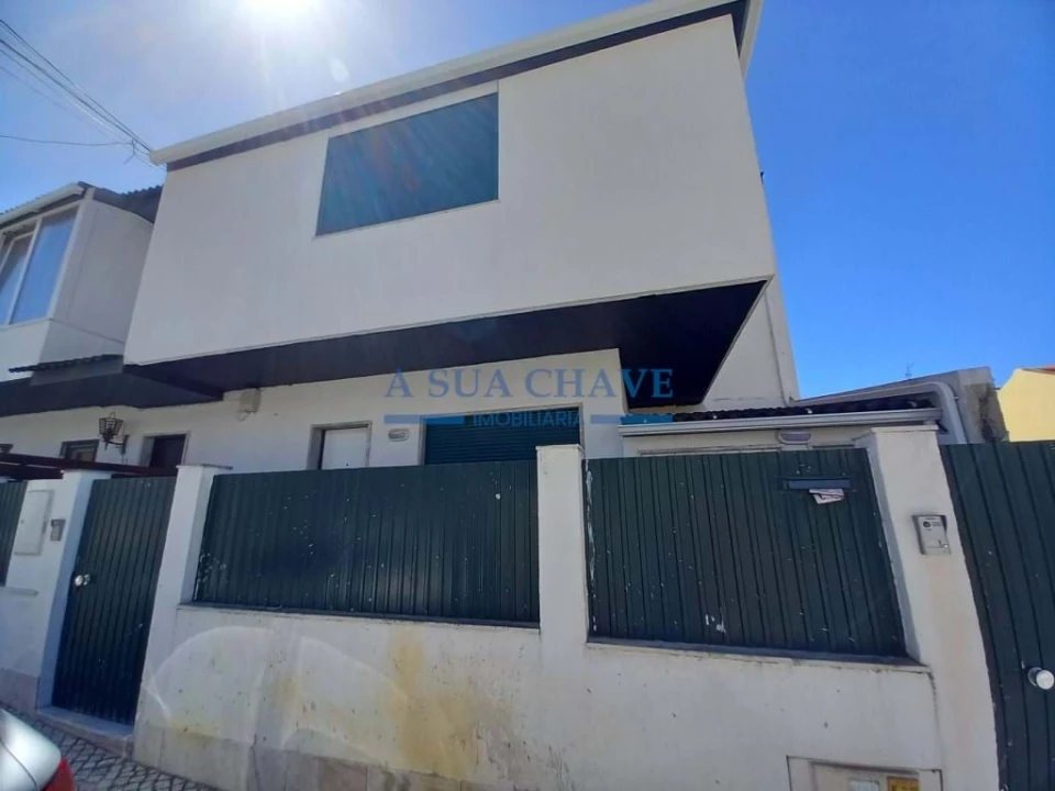 Moradia T3 para Venda em Carcavelos e Parede Foto 1