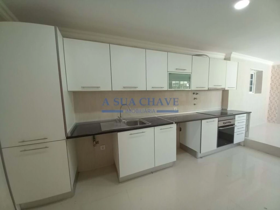Moradia T3 para Venda em Carcavelos e Parede Foto 11