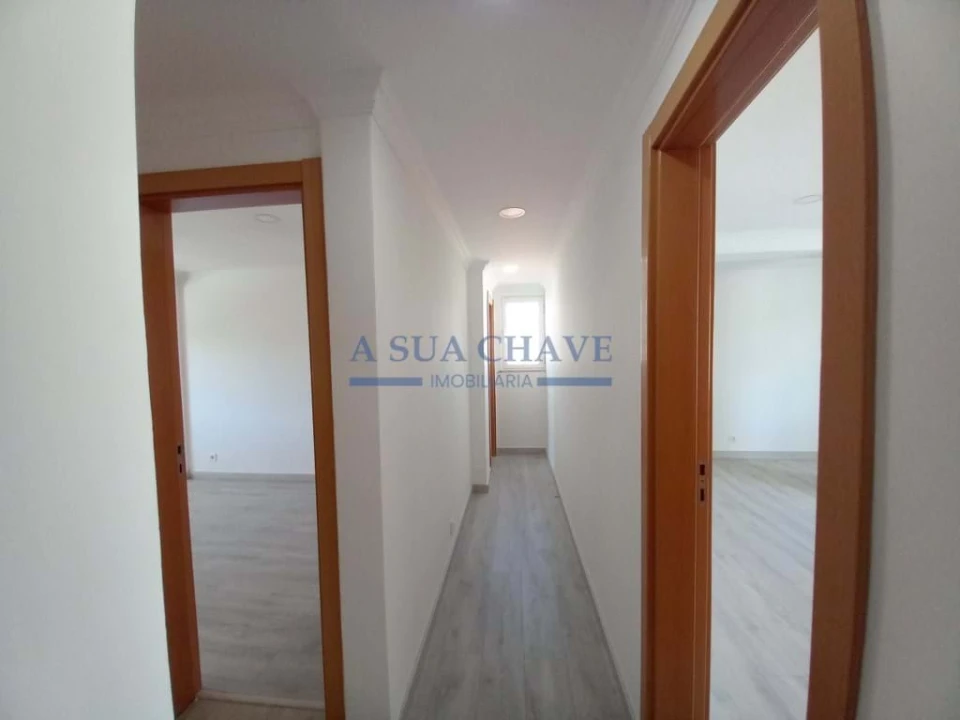 Moradia T3 para Venda em Carcavelos e Parede Foto 18
