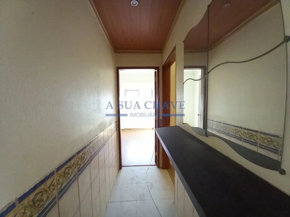 Apartamento T2 para Venda em Corroios Foto 14
