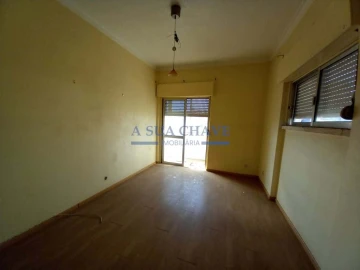 Apartamento T2 para Venda em Corroios