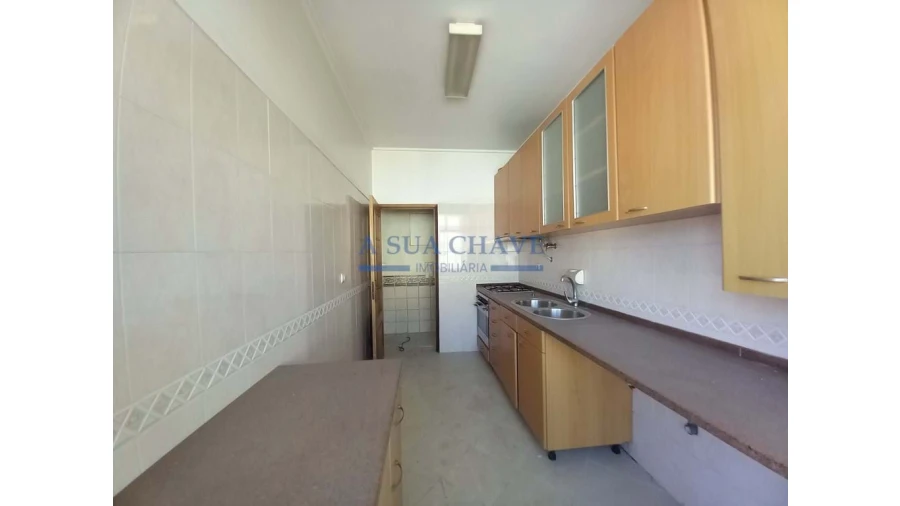 Apartamento T2 para Venda em Corroios Foto 12