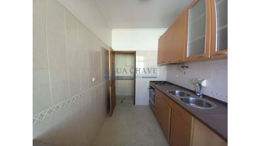 Apartamento T2 para Venda em Corroios Foto 13