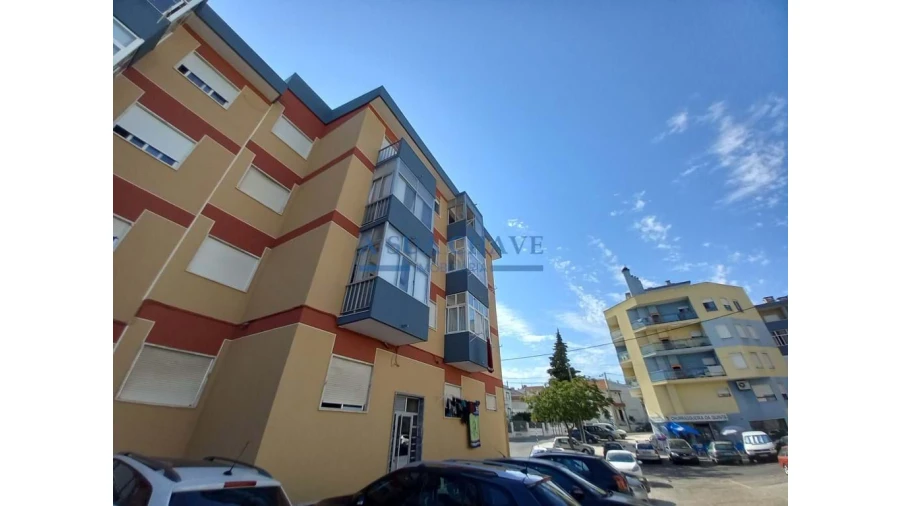 Apartamento T2 para Venda em Corroios Foto 32