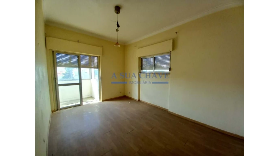 Apartamento T2 para Venda em Corroios Foto 17