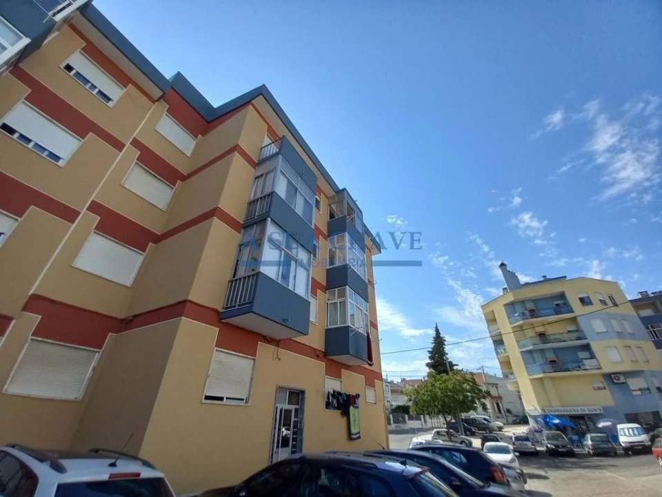 Apartamento T2 para Venda em Corroios Foto 32