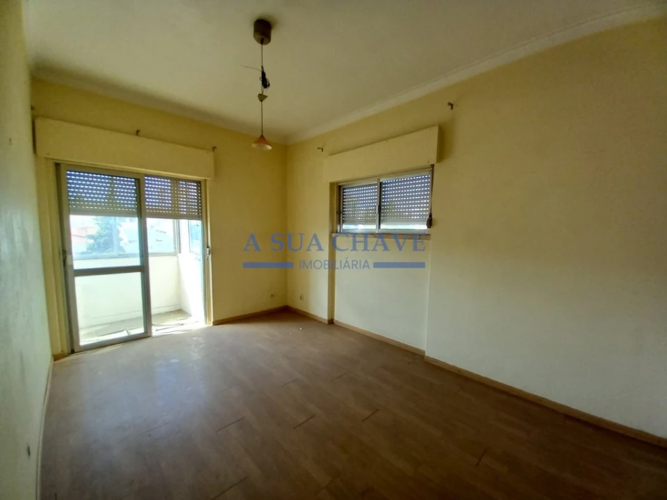 Apartamento T2 para Venda em Corroios Foto 17