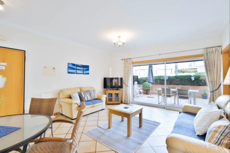 Apartamento T2 para Arrendamento férias em Quarteira Foto 7