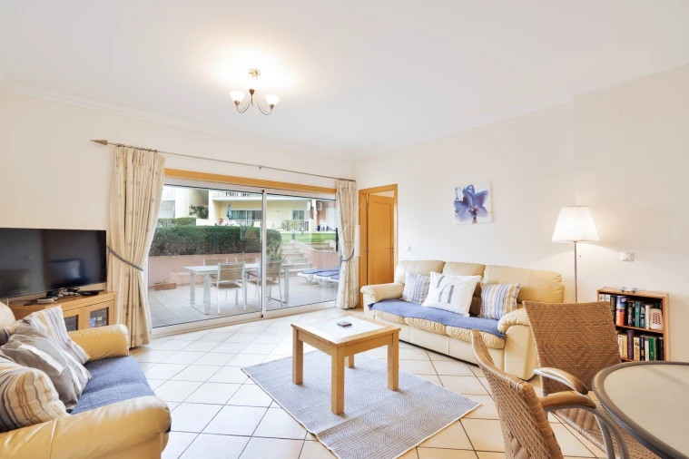 Apartamento T2 para Arrendamento férias em Quarteira Foto 16