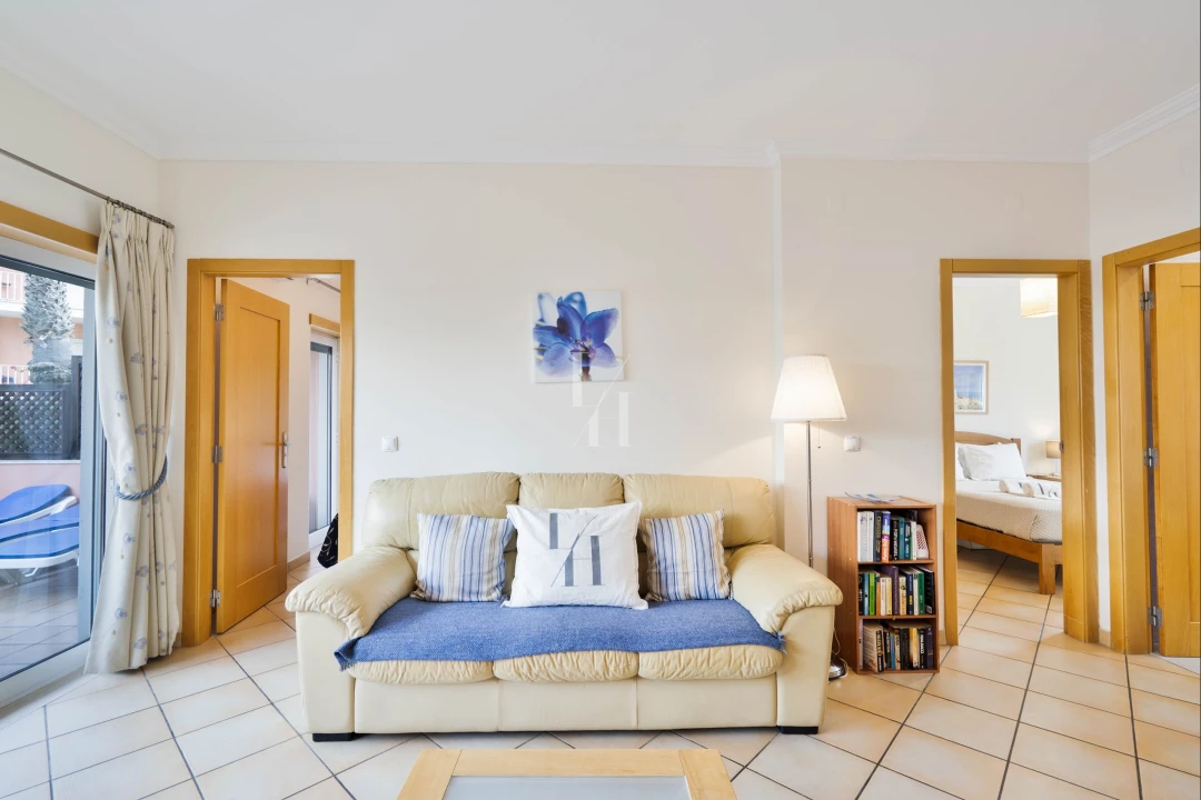 Apartamento T2 para Arrendamento férias em Quarteira Foto 8