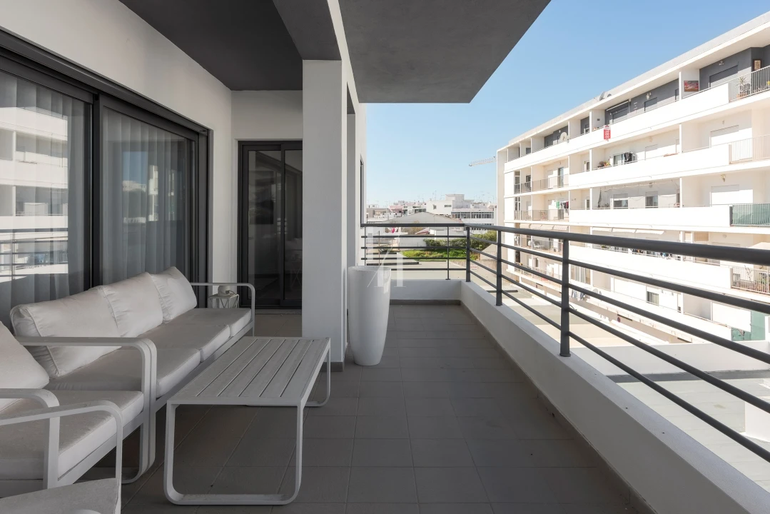 Apartamento T4 para Venda em Quelfes Foto 9
