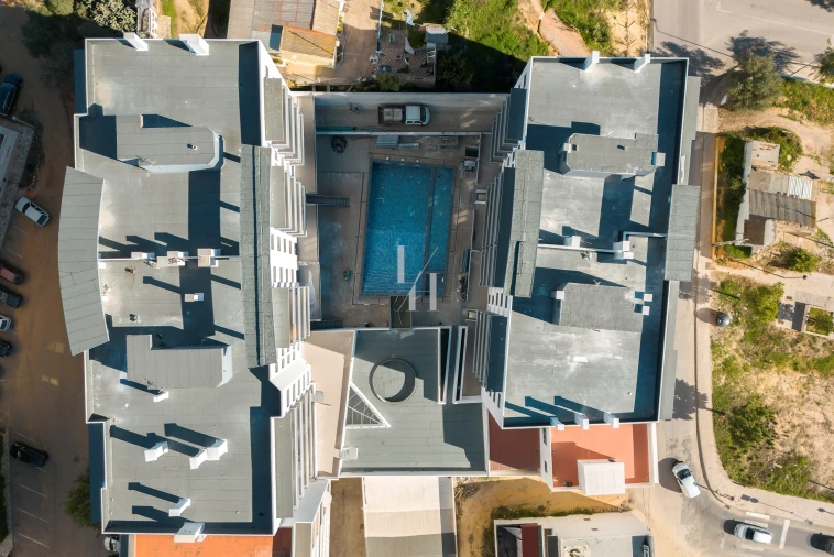 Apartamento T4 para Venda em Quelfes Foto 7